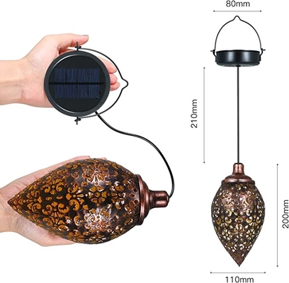 Wisząca zewnętrzna lampa słoneczna IP44 Wodoodporna lampa słoneczna w ogrodzie Metalowa kuta latarnia retro