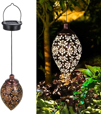 Wisząca zewnętrzna lampa słoneczna IP44 Wodoodporna lampa słoneczna w ogrodzie Metalowa kuta latarnia retro